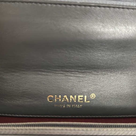 CHANEL *RARE* Grey Quilted Patent Leather Wallet on Chain Bag with Dust Cover - Picture 6 of 16